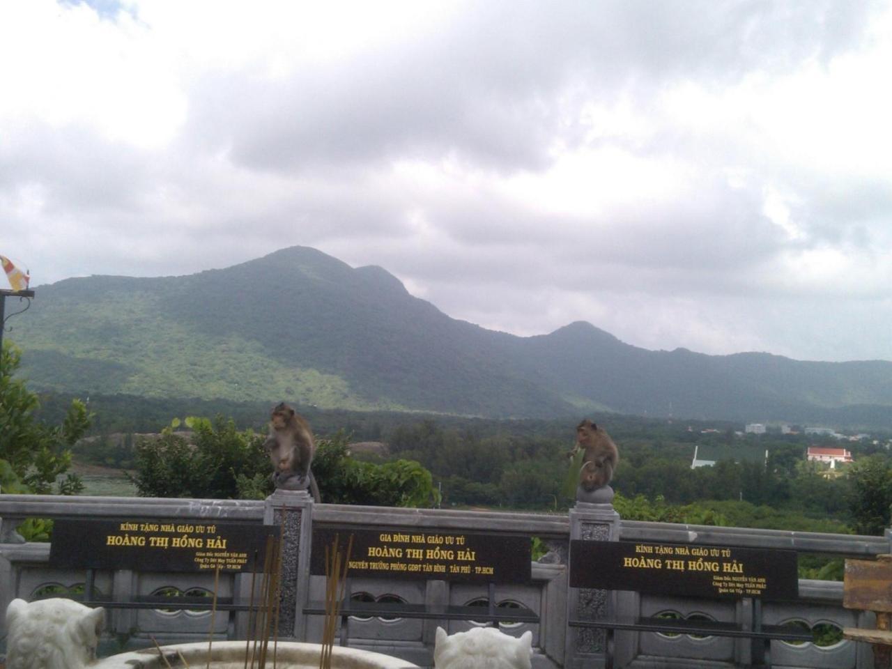 Nha Nghi Hanh Minh Chi Khu Co Ong ภายนอก รูปภาพ
